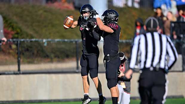 a Central Catholic Tualatin 6A Oregon football final November 22 2023 Leon Neuschwander 17